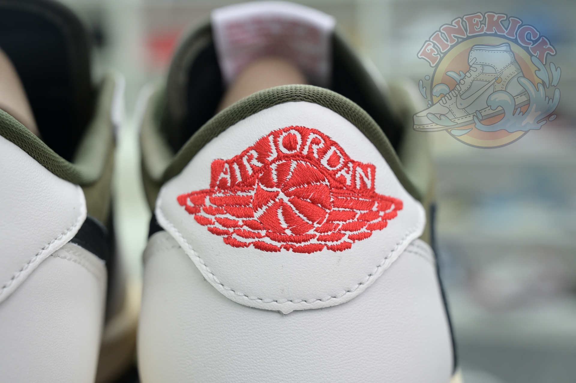 Low OG Medium Olive Sneakers