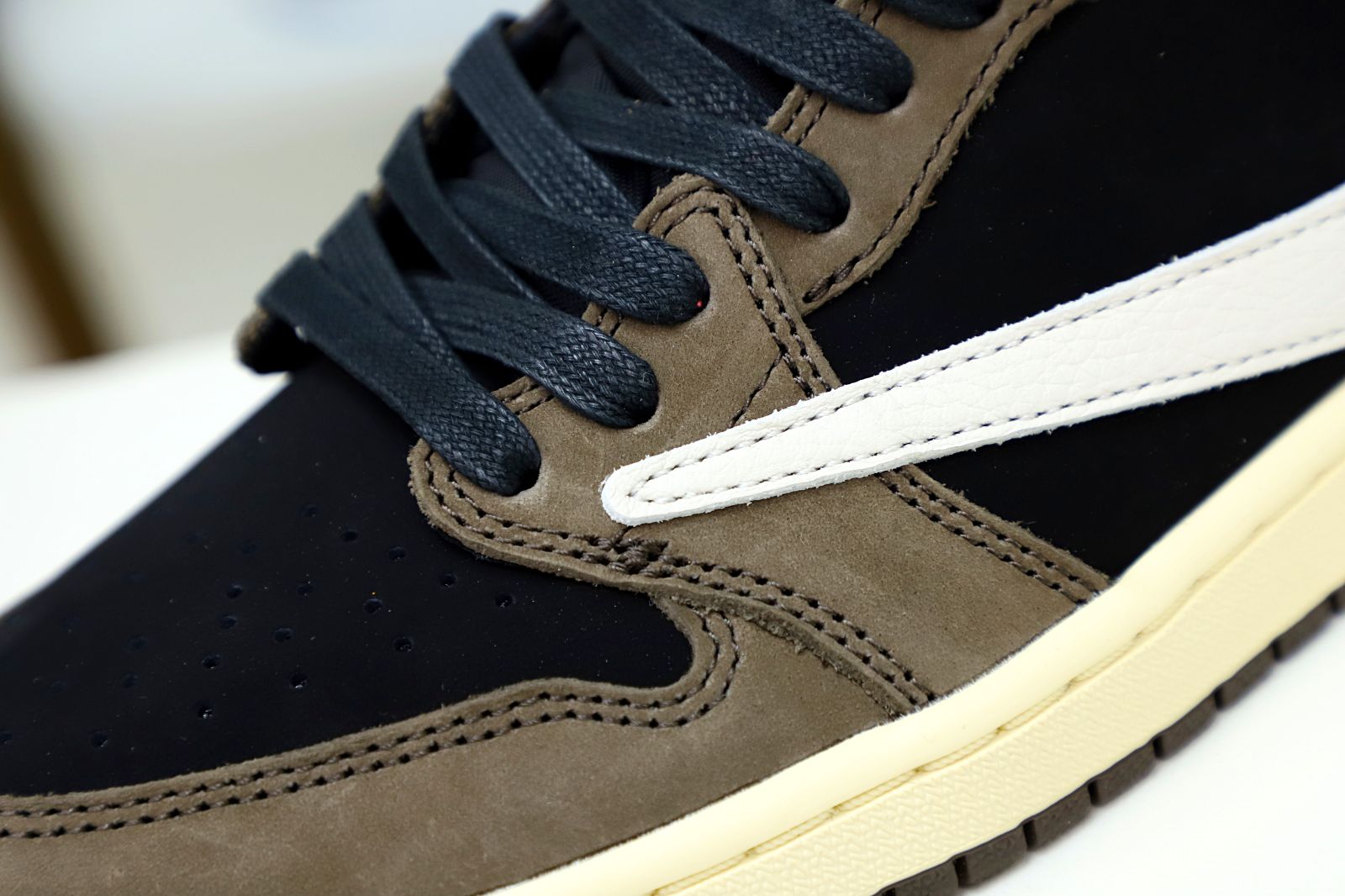 Unisex  Low OG Sneakers