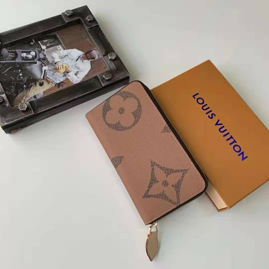 Louis Vuitton LV Women Zippy Wallet in Giant Monogram Reverse Canvas