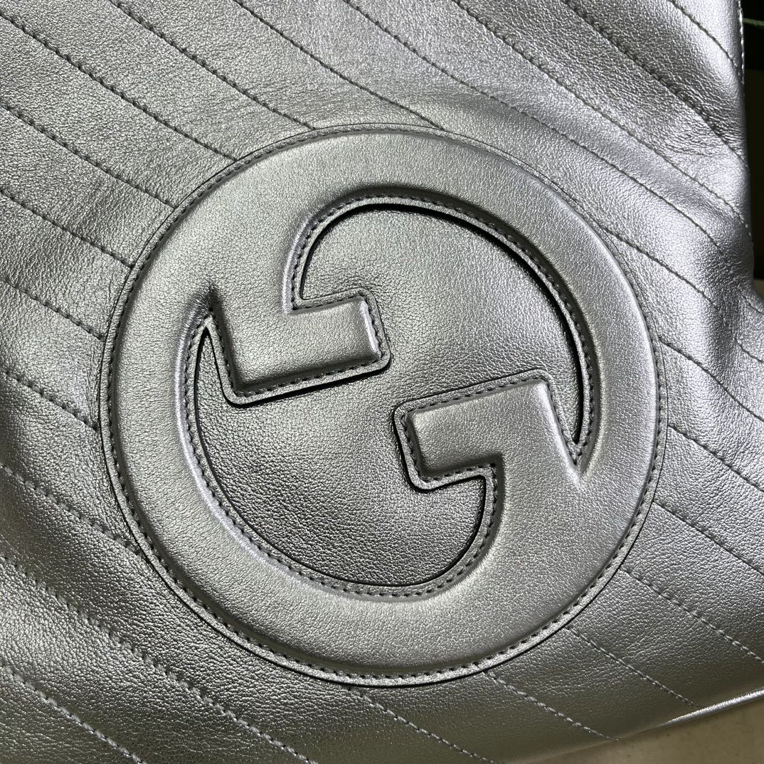 Gucci Women GG Blondie Small Tote Bag Silver Lamé Leather Round Interlocking G