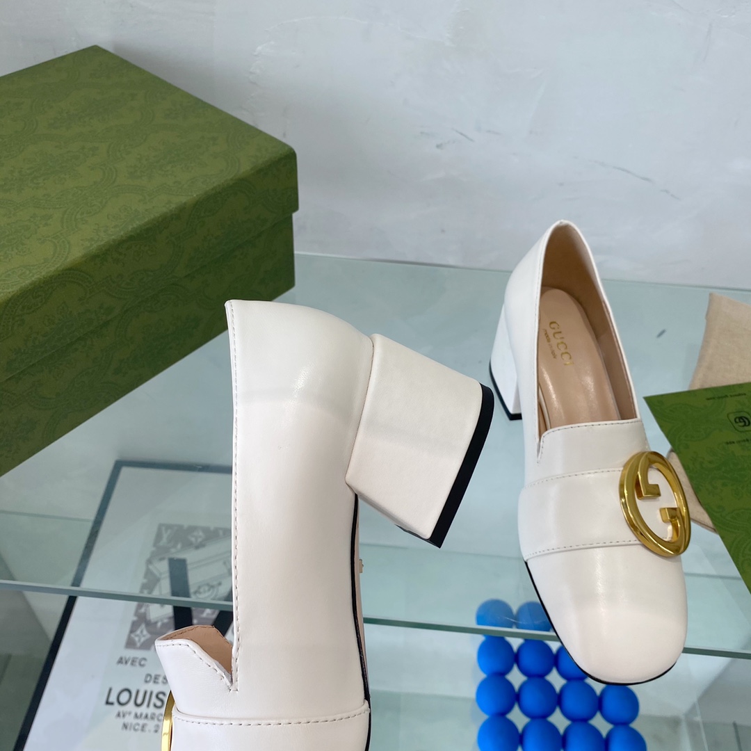 Gucci Women Blonde Mid-Heel Pump White Leather Round Interlocking G