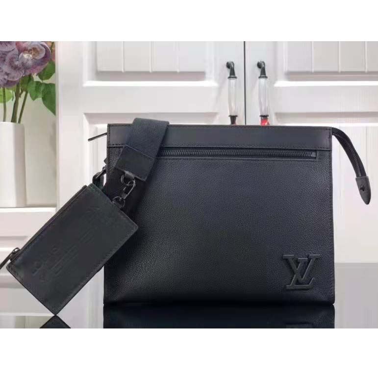 Louis Vuitton LV Unisex Messenger Voyage Black Aerogram Cowhide Leather Textile Lining