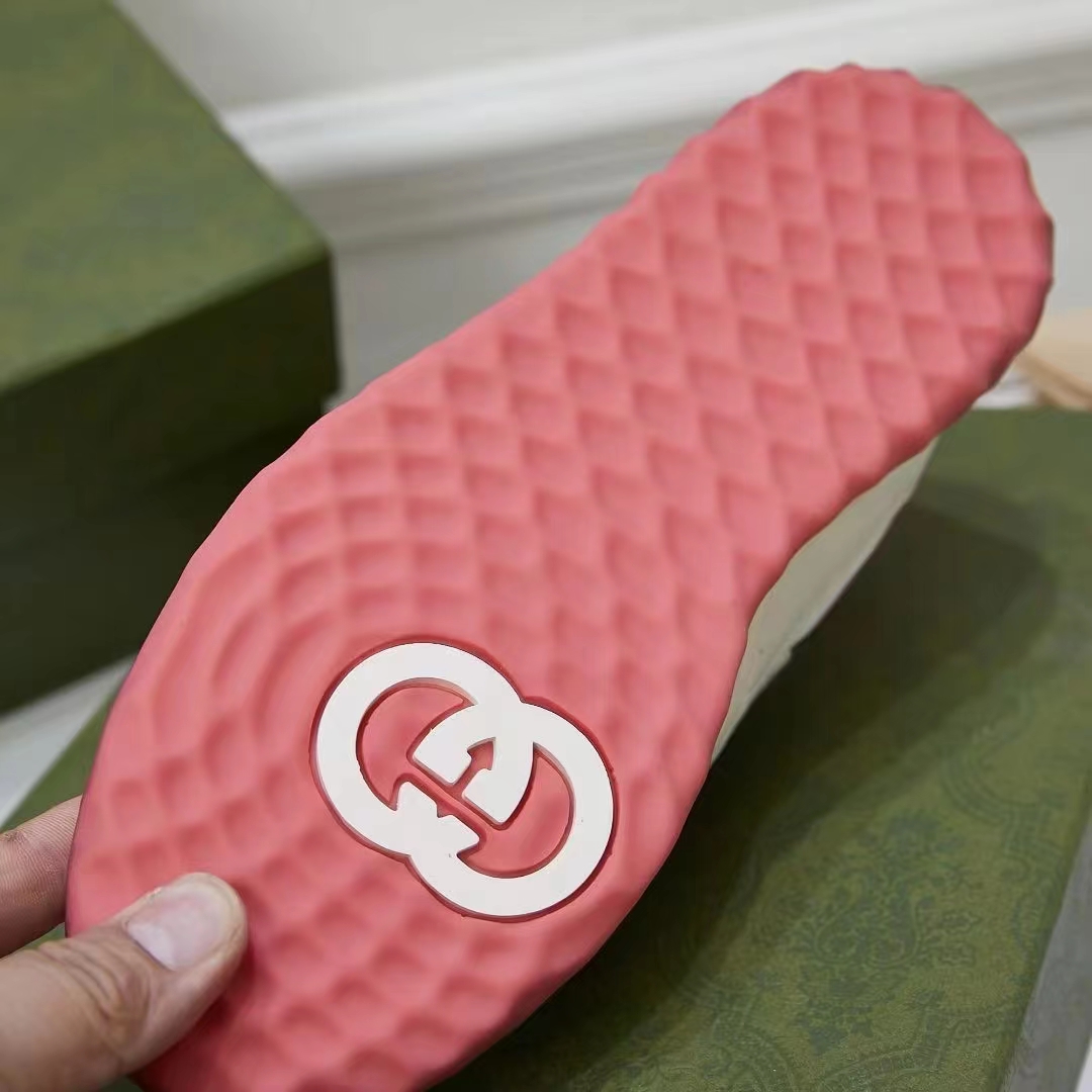 Gucci Unisex GG MAC80 Sneakers Off White Pink Leather Round Toe Rubber Flat