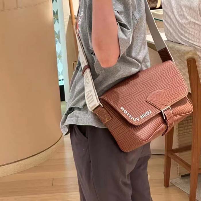 Louis Vuitton LV Unisex Montsouris Messenger Cognac Calf Leather Textile Lining