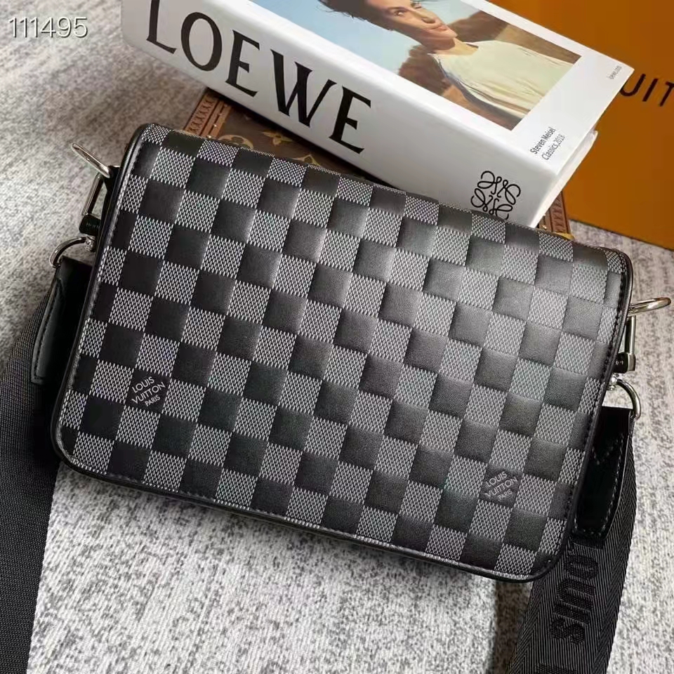 Louis Vuitton LV Unisex Studio Messenger Onyx Damier Infini Leather Cowhide Leather