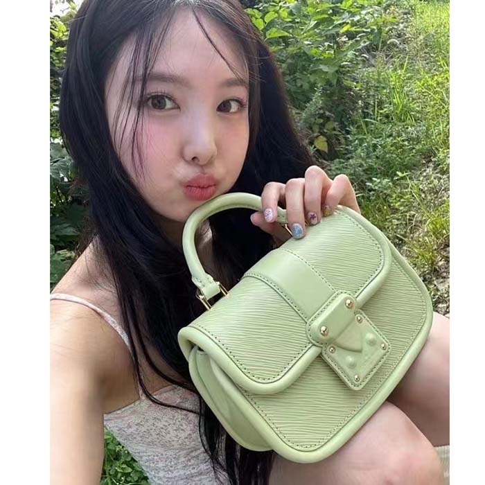 Louis Vuitton LV Women Hide Seek Vert Noto Green Epi Grained Smooth Cowhide Leather