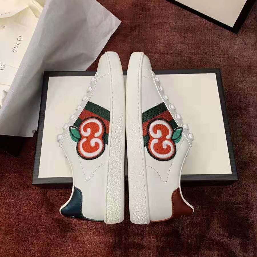 Gucci Unisex Ace Sneaker with GG Apple in White Leather 2 cm Heel