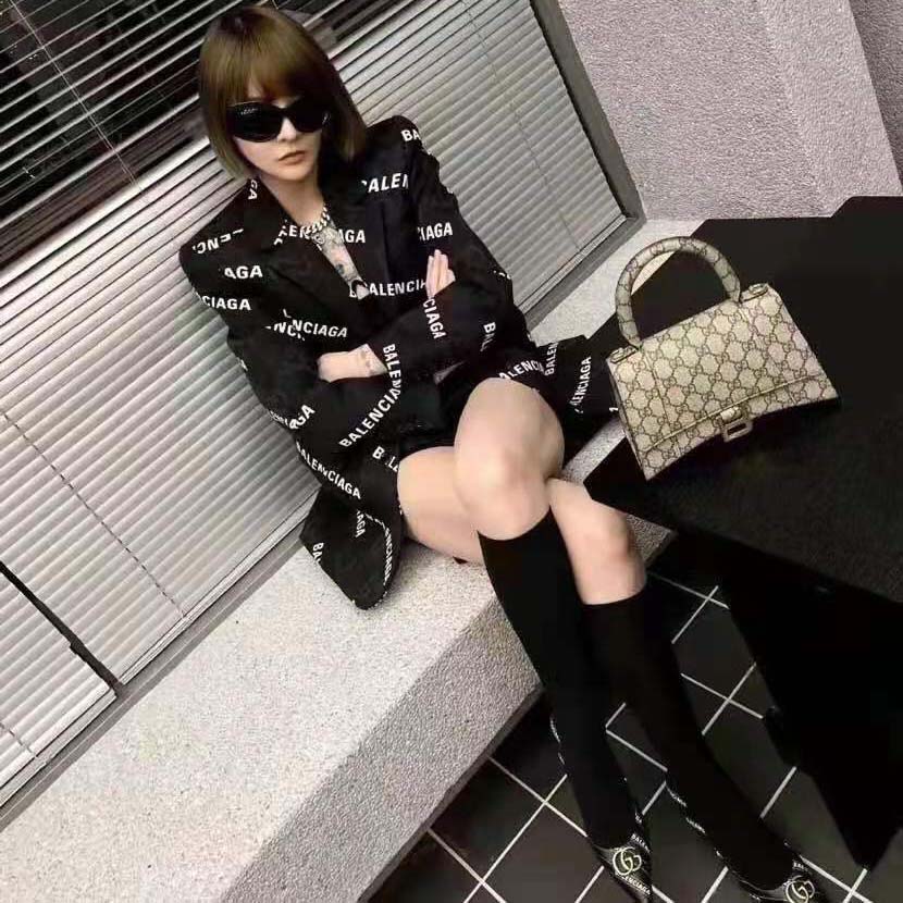 Gucci Unisex The Hacker Project Small Hourglass Bag Beige GG Supreme Canvas