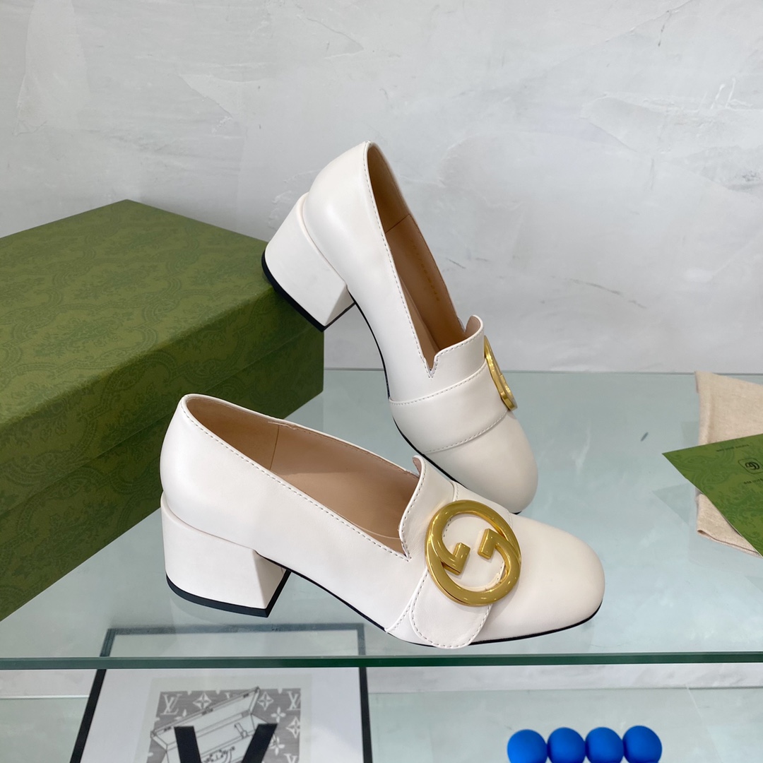Gucci Women Blonde Mid-Heel Pump White Leather Round Interlocking G