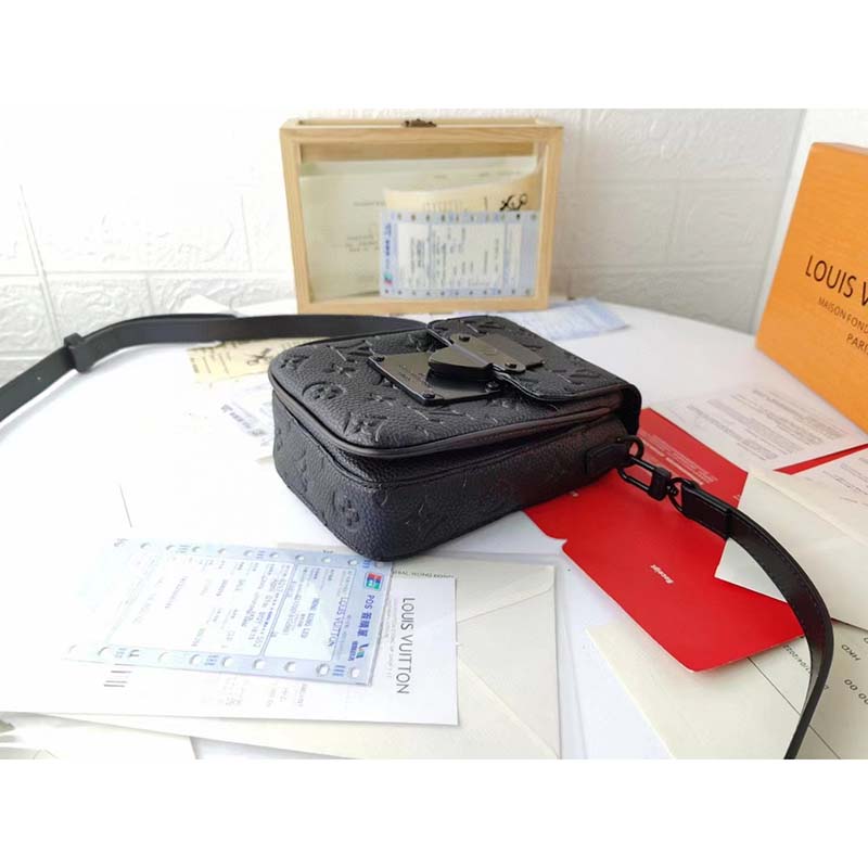 Louis Vuitton LV Unisex S-Lock Vertical Wearable Wallet Black Taurillon Monogram Leather