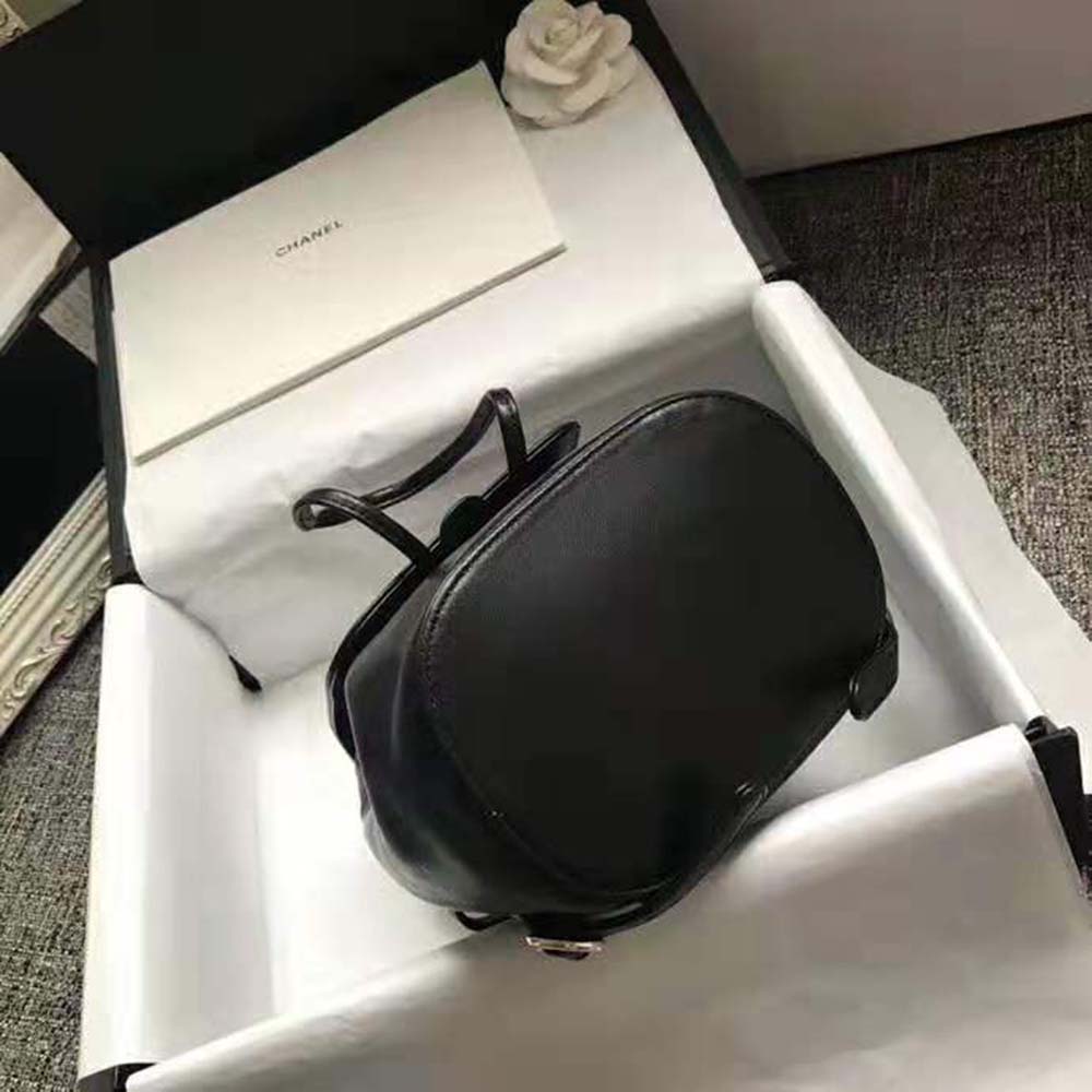 Chanel Women Backpack in Lambskin Leather-Black