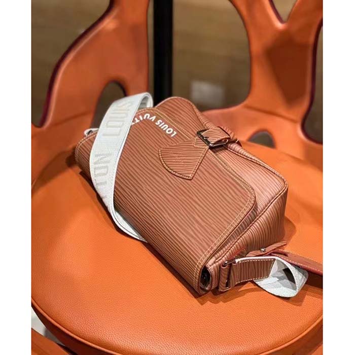 Louis Vuitton LV Unisex Montsouris Messenger Cognac Calf Leather Textile Lining