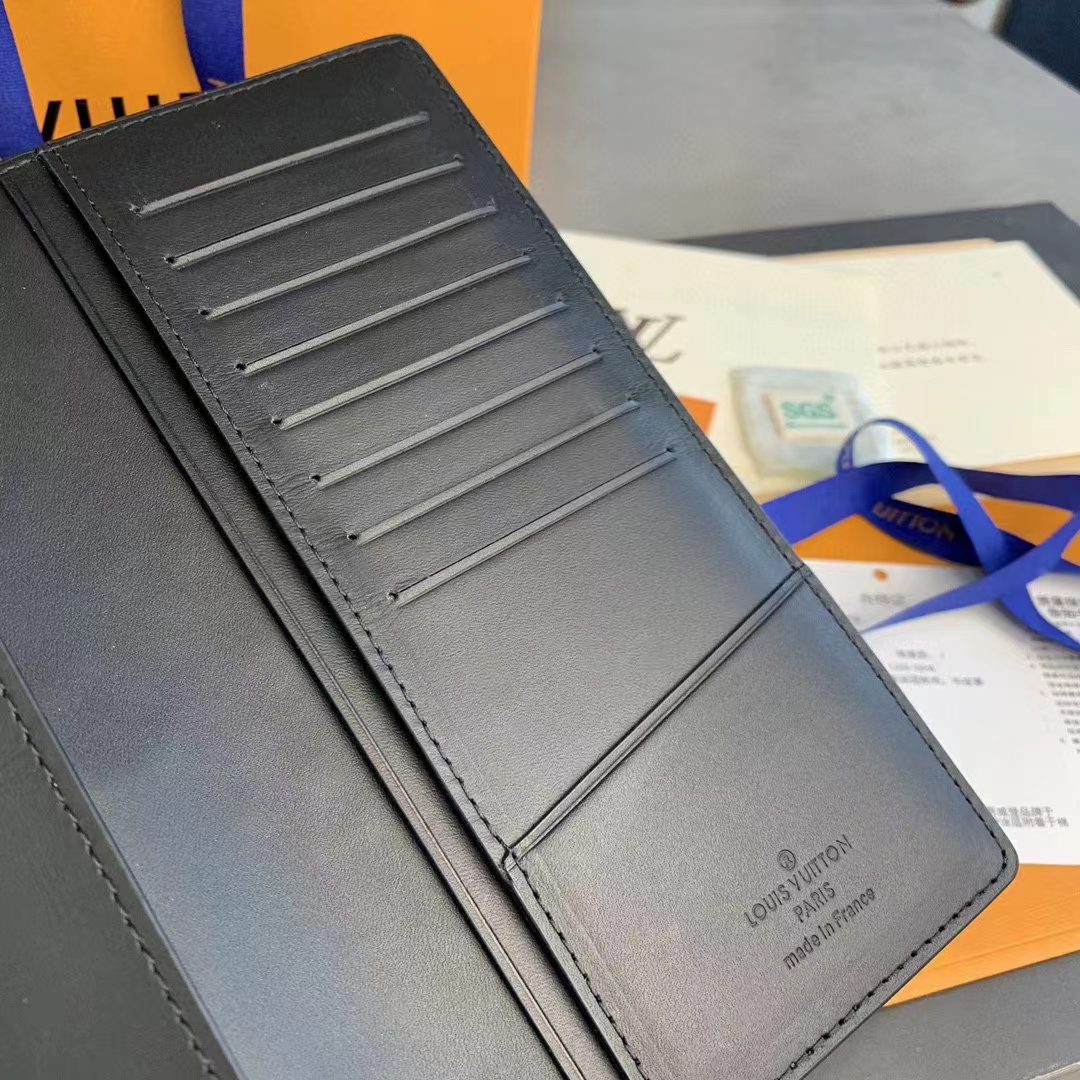 Louis Vuitton Unisex LV Brazza Wallet Black Taurillon Cowhide Leather