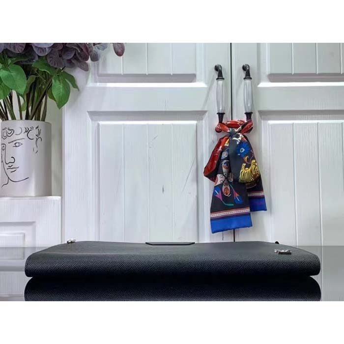 Louis Vuitton LV Unisex Pochette 24H Black Taiga Cowhide Leather Zip Closure