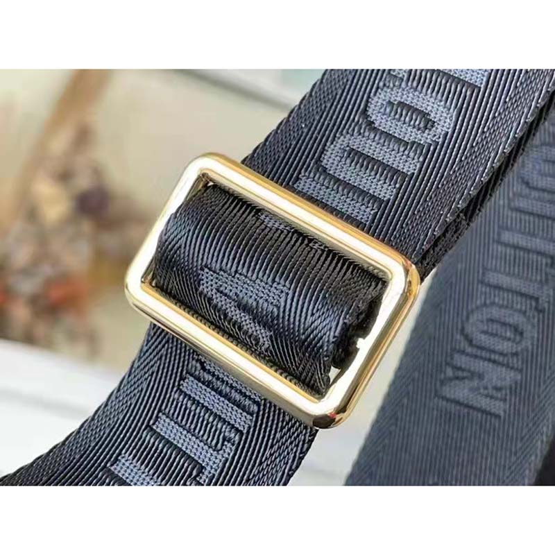 Louis Vuitton LV Unisex Maxi Multi Pochette Accessoires Handbag Fuchsia Black