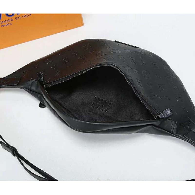 Louis Vuitton LV Men Discovery Bumbag in Monogram Shadow Calf Leather-Black