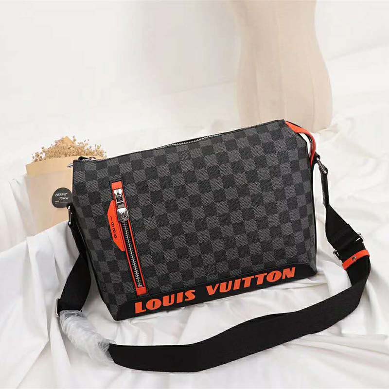 Louis Vuitton LV Men Damier Cobalt Race Discovery Messenger PM Bag-Grey