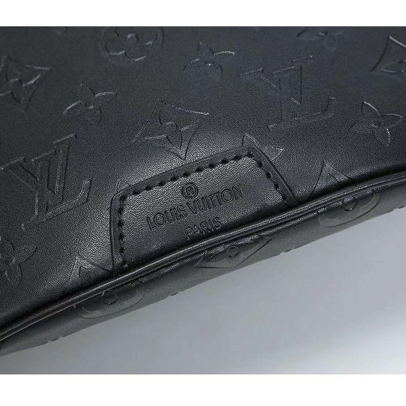Louis Vuitton LV Men Discovery Bumbag in Monogram Shadow Calf Leather-Black