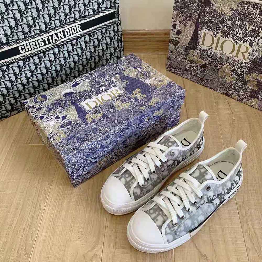 Dior Men B23 Low-Top Sneaker White and Black Dior Oblique Canvas