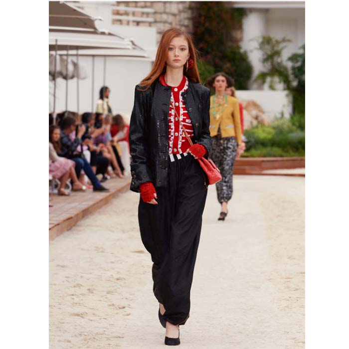 Chanel Women CC Hobo Handbag Shiny Crumpled Calfskin Gold-Tone Metal Red