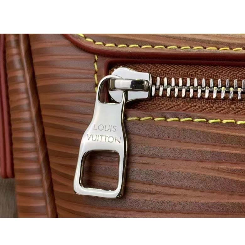 Louis Vuitton LV Unisex Montsouris Messenger Cognac Calf Leather Textile Lining