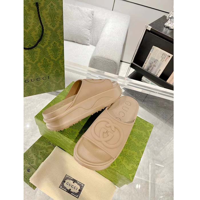 Gucci Unisex Interlocking G Slide Sandal Brown GG Rubber Low 4.3 CM Heel