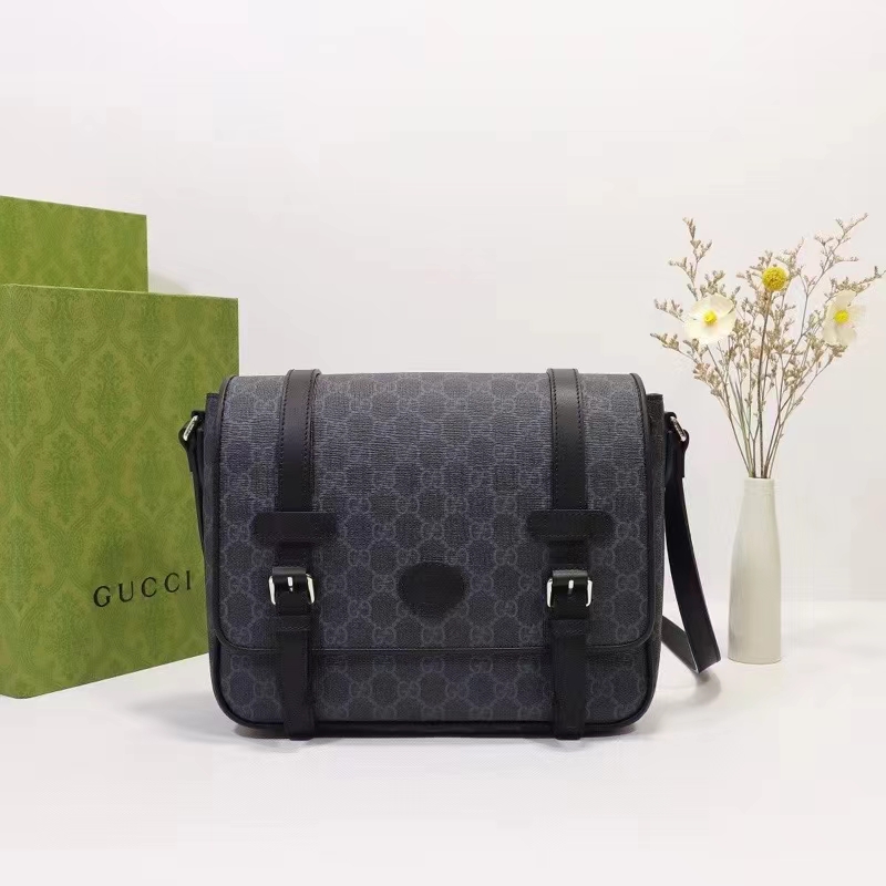 Gucci Unisex GG Messenger Bag Black GG Supreme Canvas Leather