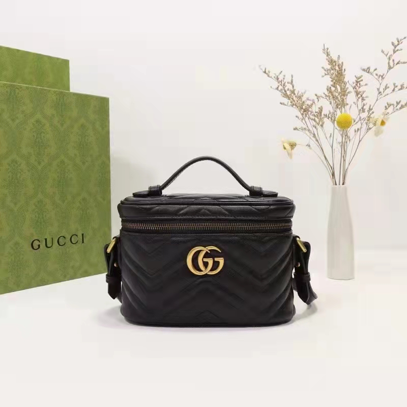 Gucci Unisex GG Marmont Mini Bag Black Chevron Matelassé Leather Double G