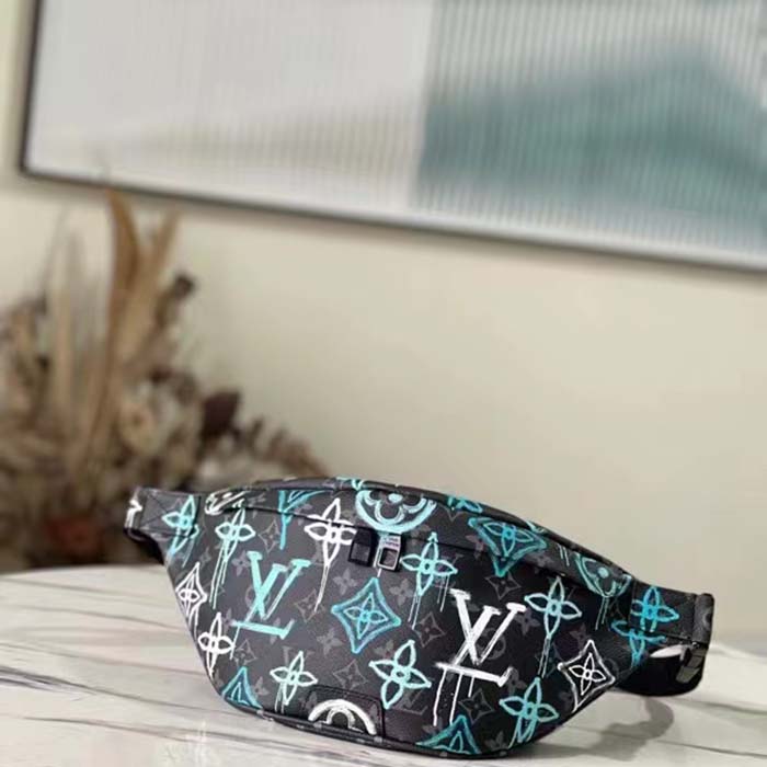 Louis Vuitton LV Unisex Discovery Bumbag Graffiti Green Monogram Coated Canvas Cowhide
