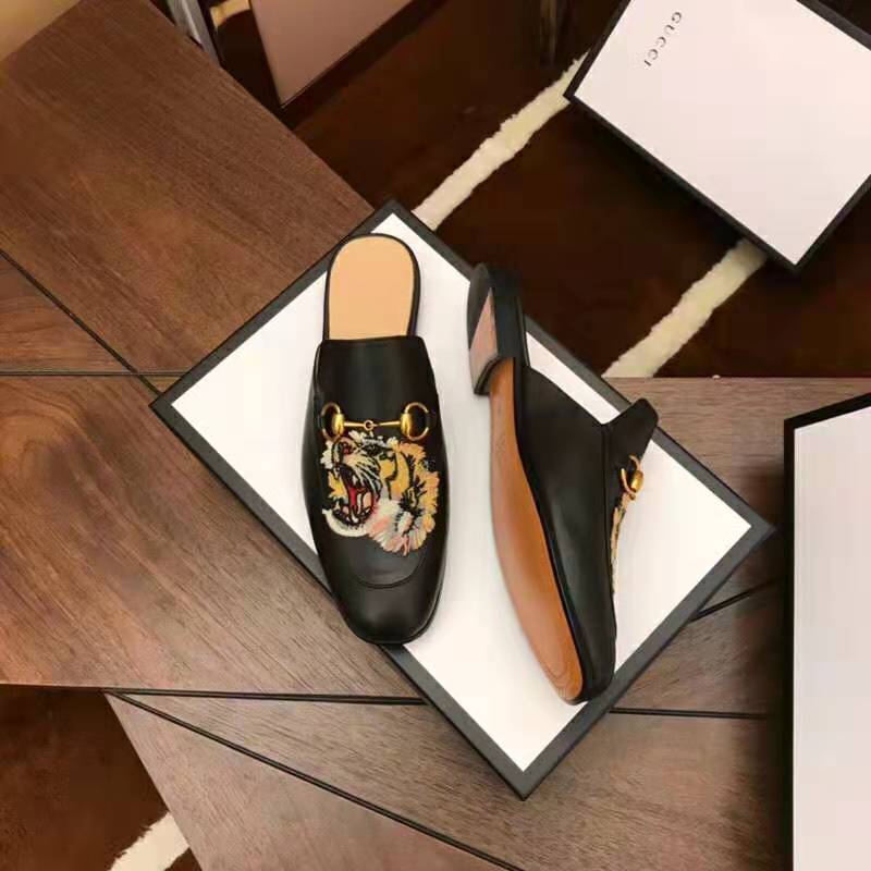 Gucci Men Princetown Embroidered Leather Slipper with Tiger Appliqué 1.27cm Heel-Black
