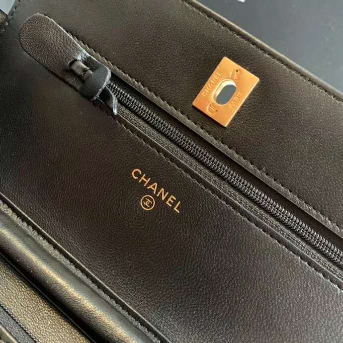 Chanel Women Classic Wallet On Chain in Lambskin-Black