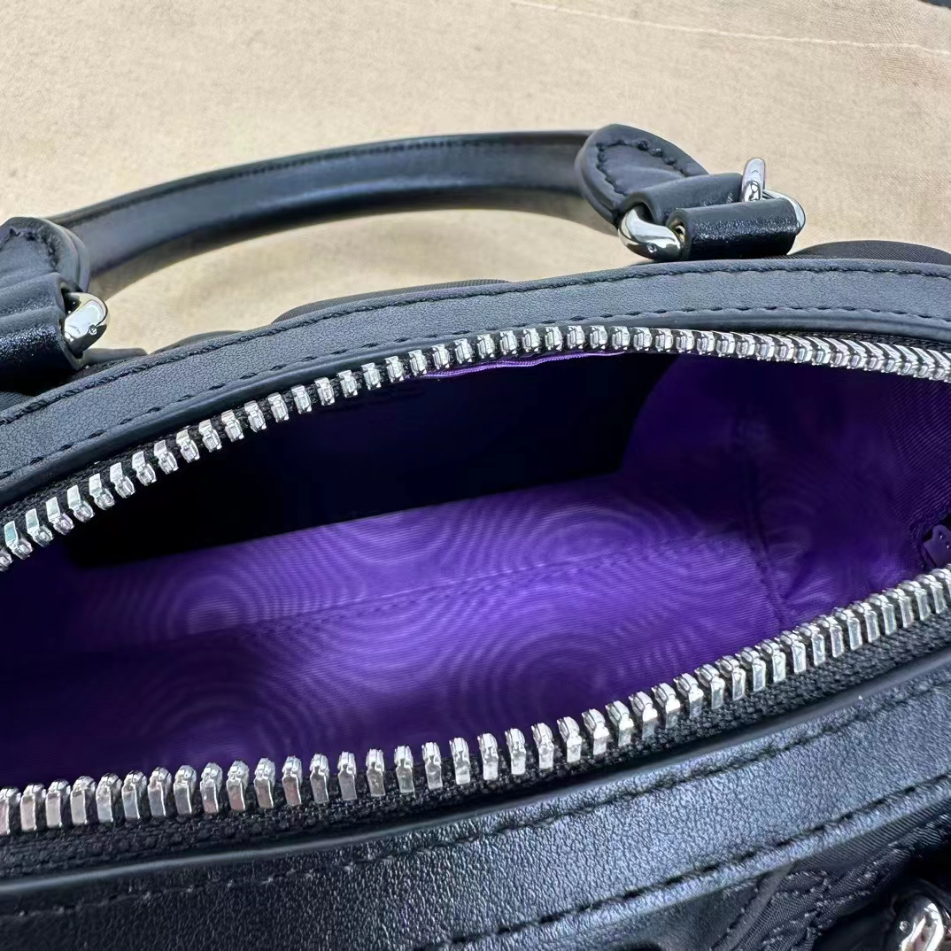 Gucci Unisex GG Matelassé Mini Bag Black GG Matelassé Nylon Leather Double G