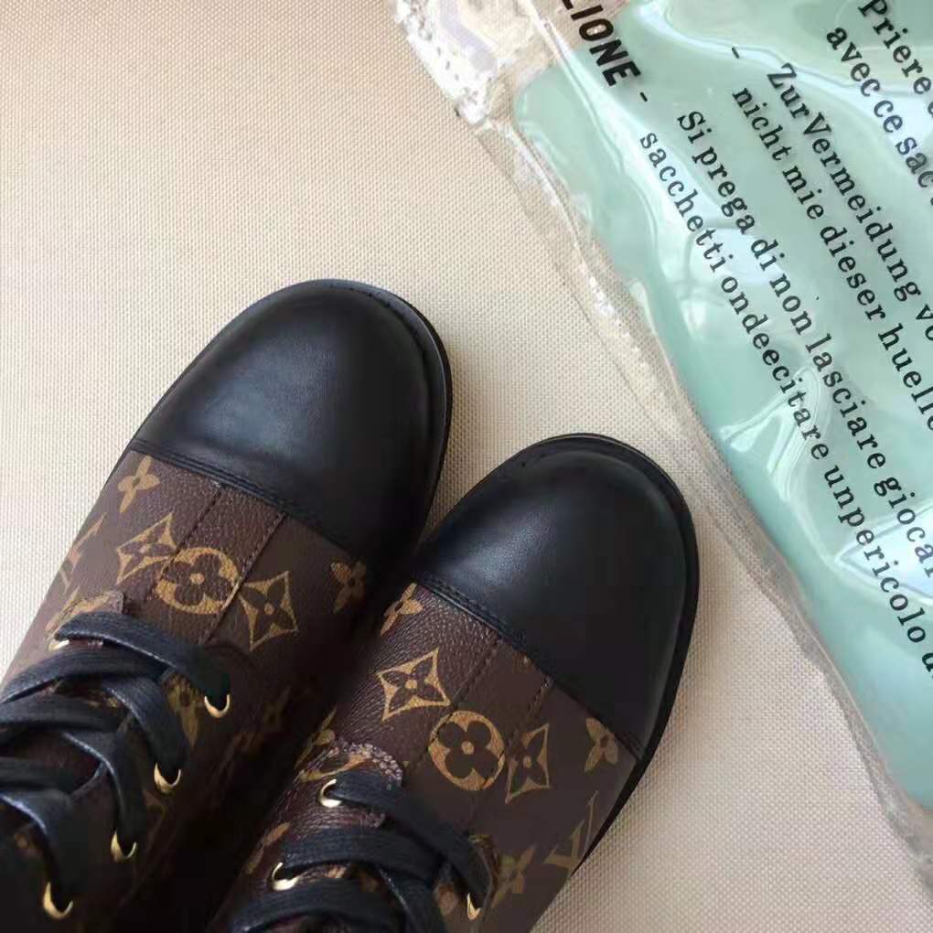 Louis Vuitton LV Women Wonderland Flat Ranger in Patent Monogram Canvas-Brown