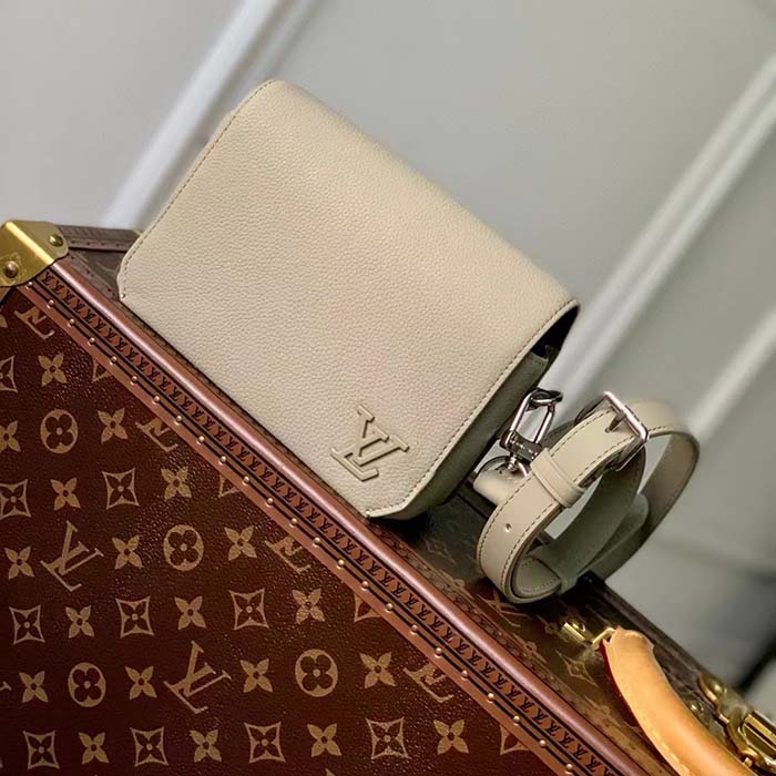 Louis Vuitton Unisex Fastline Wearable Wallet Sage Cowhide Leather Textile Lining