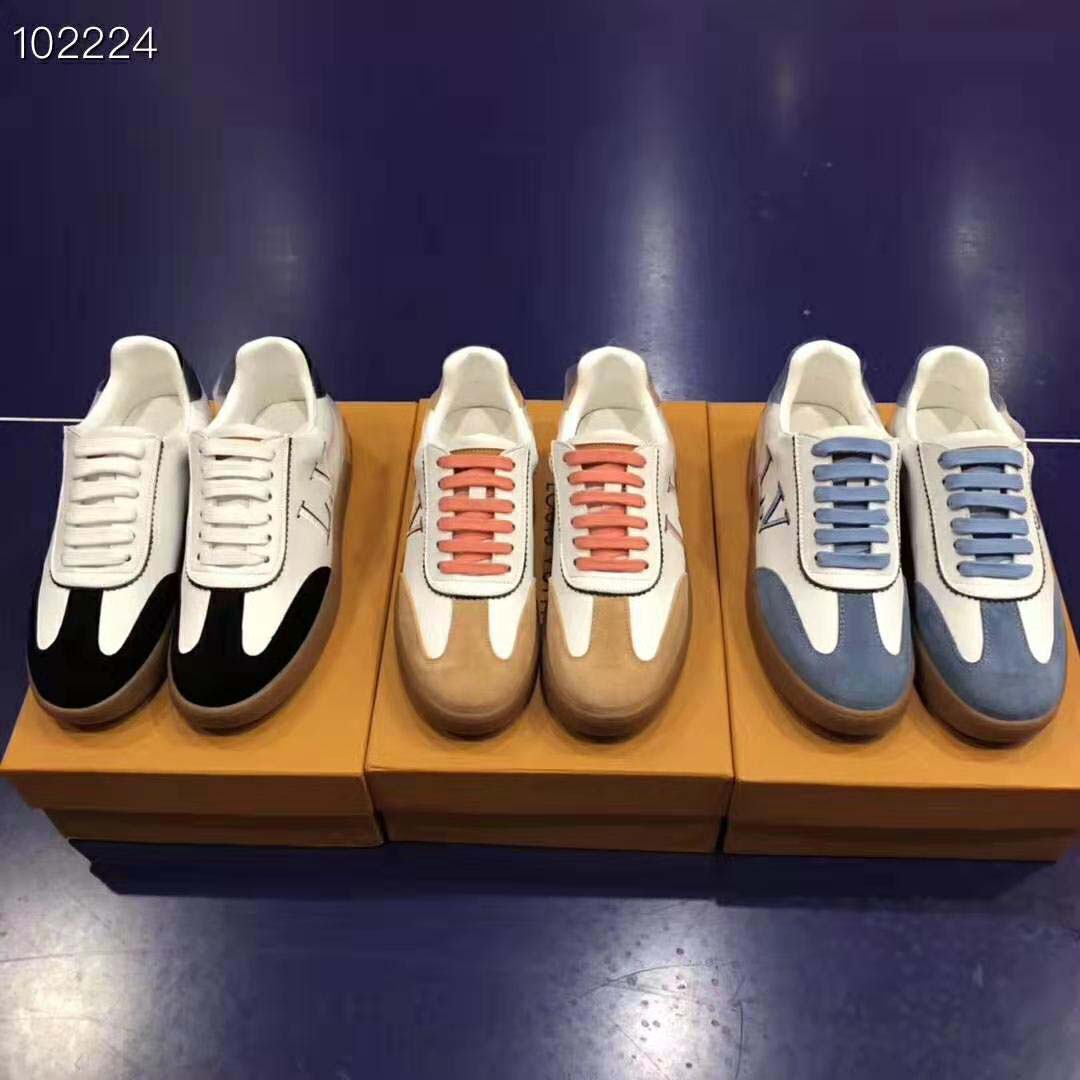 Louis Vuitton LV Women LV Frontrow Sneaker in Calf Leather and Suede Calf Leather-Black