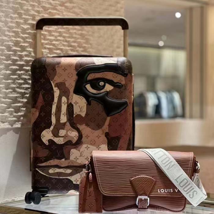 Louis Vuitton LV Unisex Montsouris Messenger Cognac Calf Leather Textile Lining