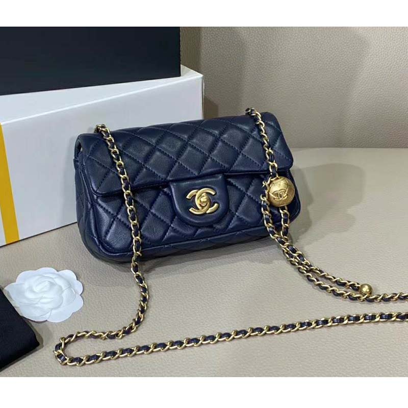 Chanel Women Flap Bag in Lambskin Leather-Navy