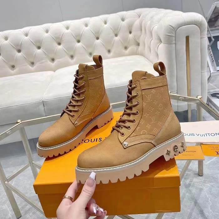 Louis Vuitton Unisex LV Ranger Boat Shoe Beige Mini Monogram-Embossed Nubuck Leather