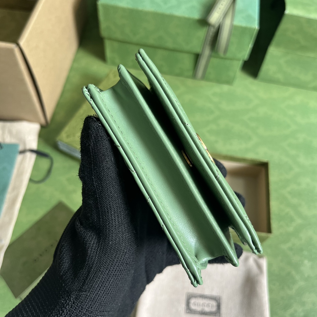 Gucci Unisex GG Marmont Matelassé Card Case Wallet Sage Green Chevron Leather