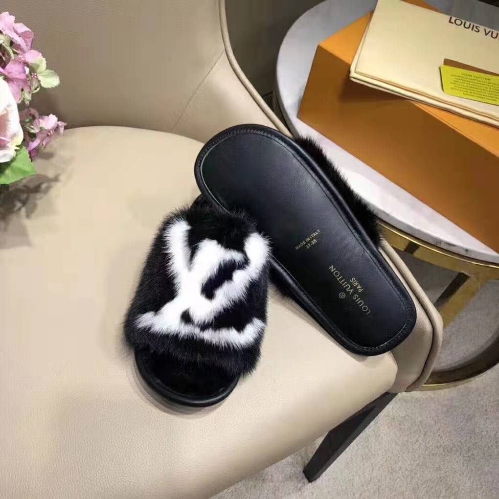 Louis Vuitton LV Women Homey Flat Mule in Mink Fur-Black