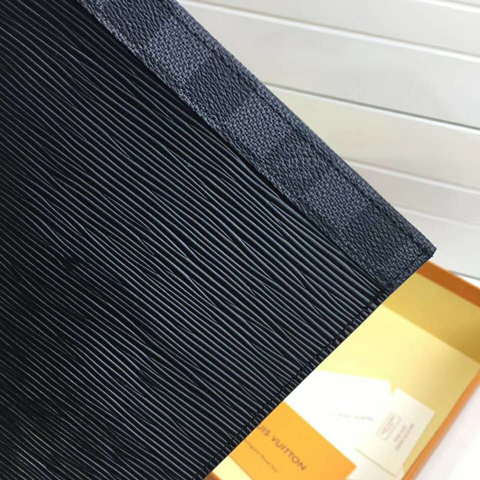 Louis Vuitton LV Unisex Pochette Voyage MM Bag in Epi Leather