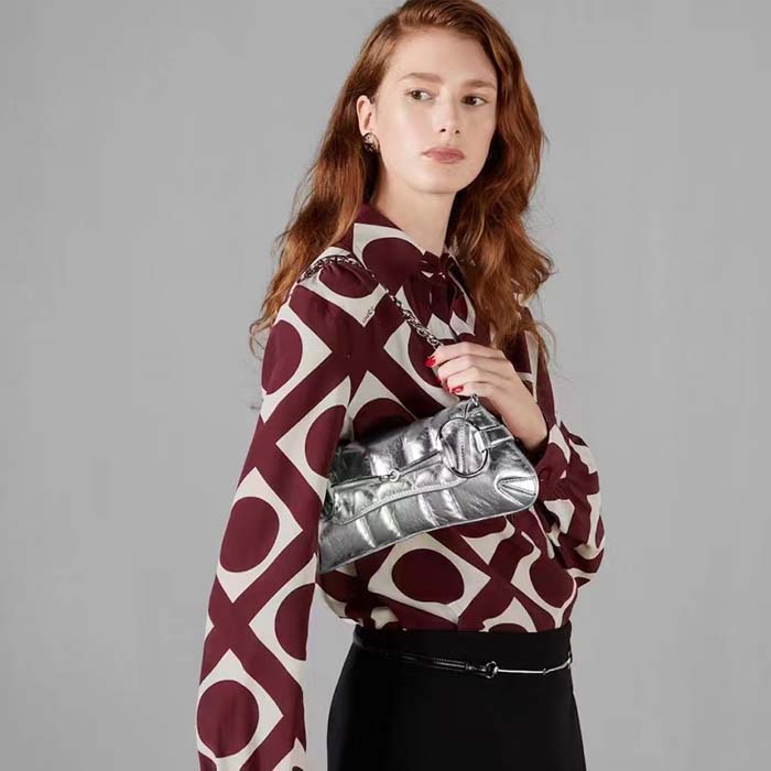Gucci Women GG Horsebit Chain Small Shoulder Bag Silver Metallic Quilted Leather Maxi Horsebit