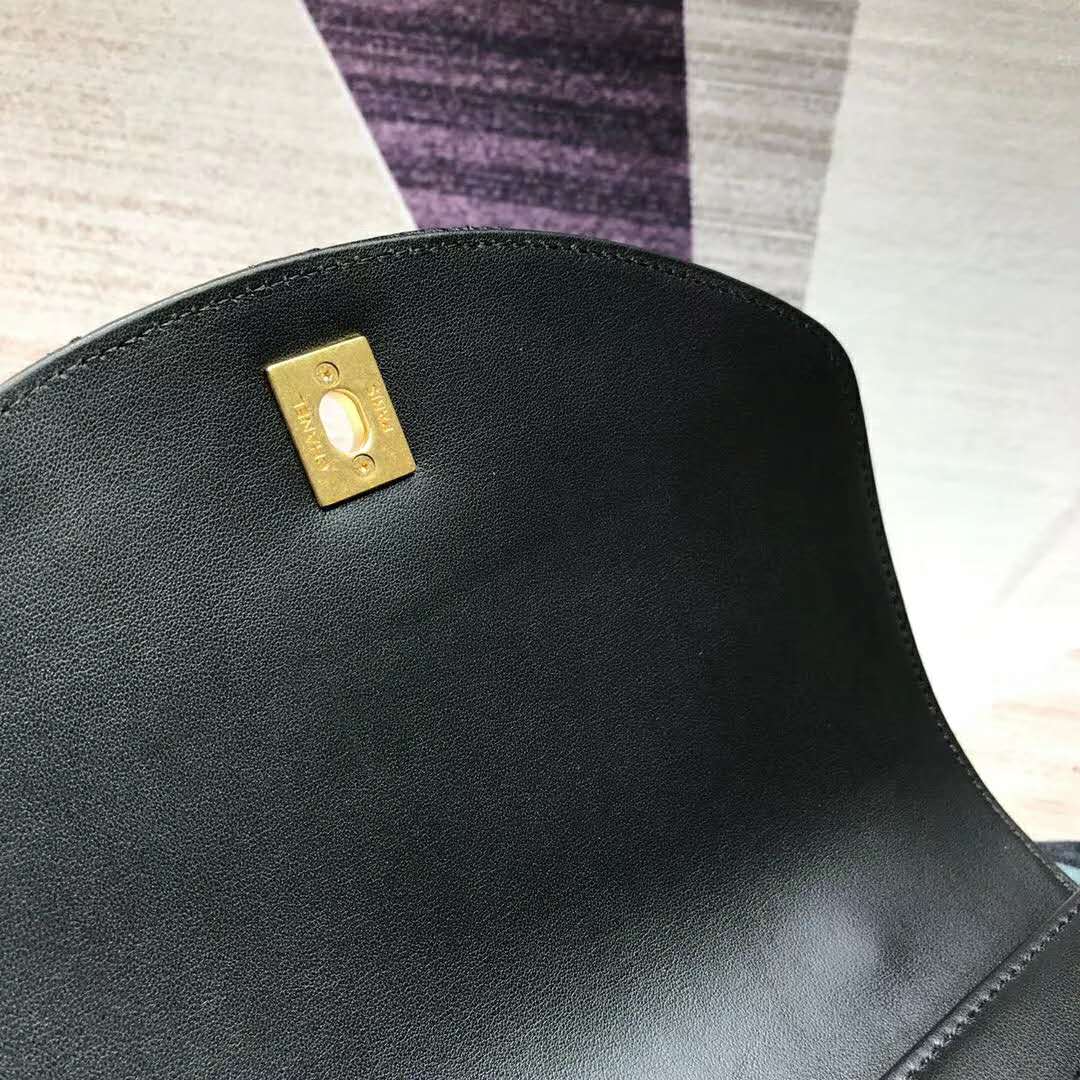 Chanel Women Flap Bag in Smooth Calfskin Leather-Black