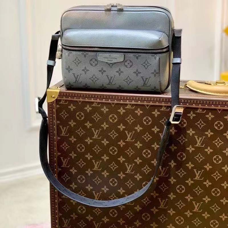 Louis Vuitton LV Men Outdoor Messenger Bag Gunmetal Gray Monogram Coated Canvas