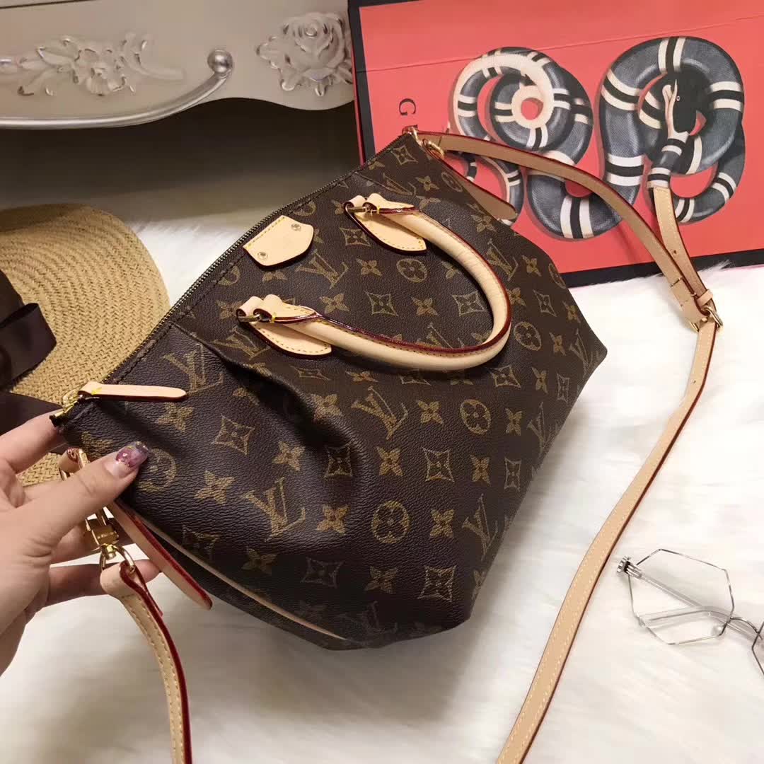 Louis Vuitton LV Turenne PM Handbag M48813