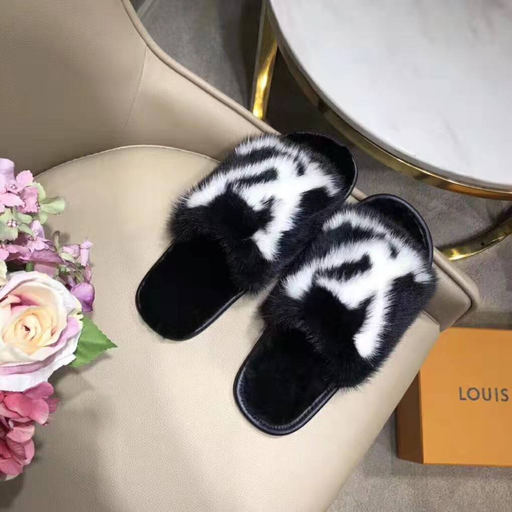 Louis Vuitton LV Women Homey Flat Mule in Mink Fur-Black