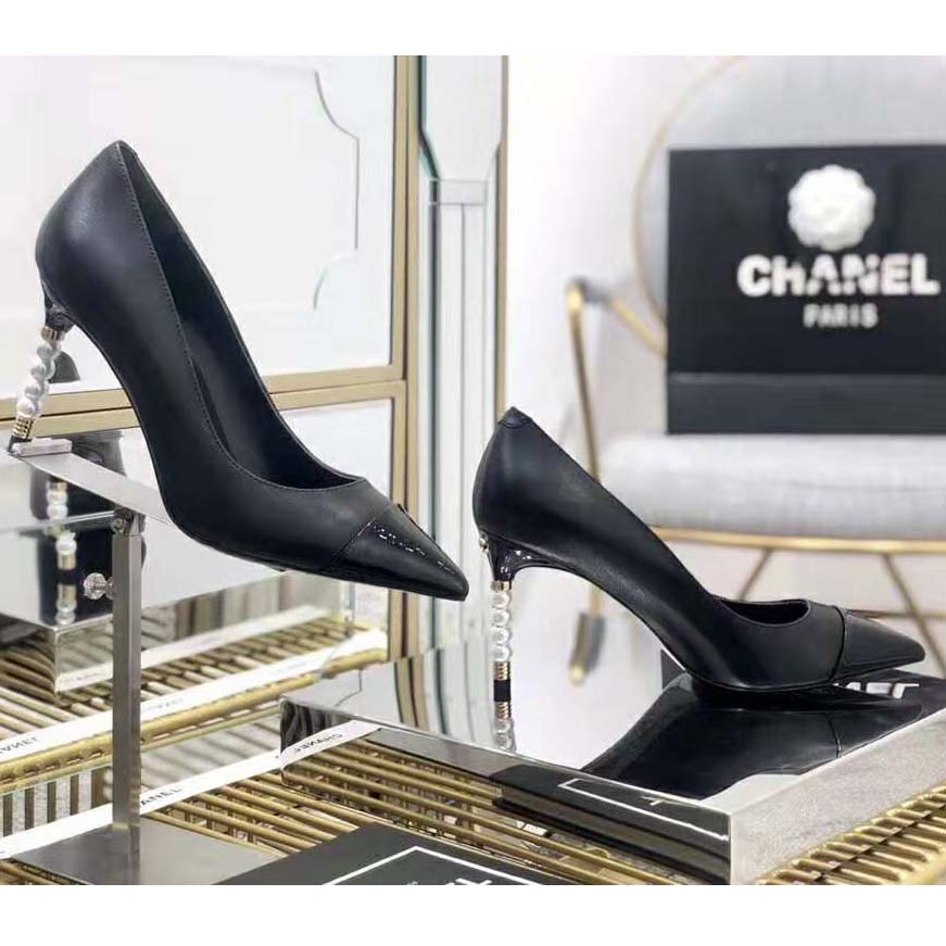Chanel Women Pumps Lambskin & Patent Calfskin 10 cm Heel-Black