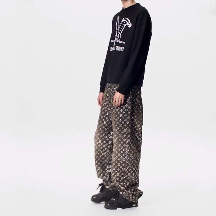 Louis Vuitton Unisex LV Skate Sneaker Black Grained Calf Leather Double Laces Rubber Outsole