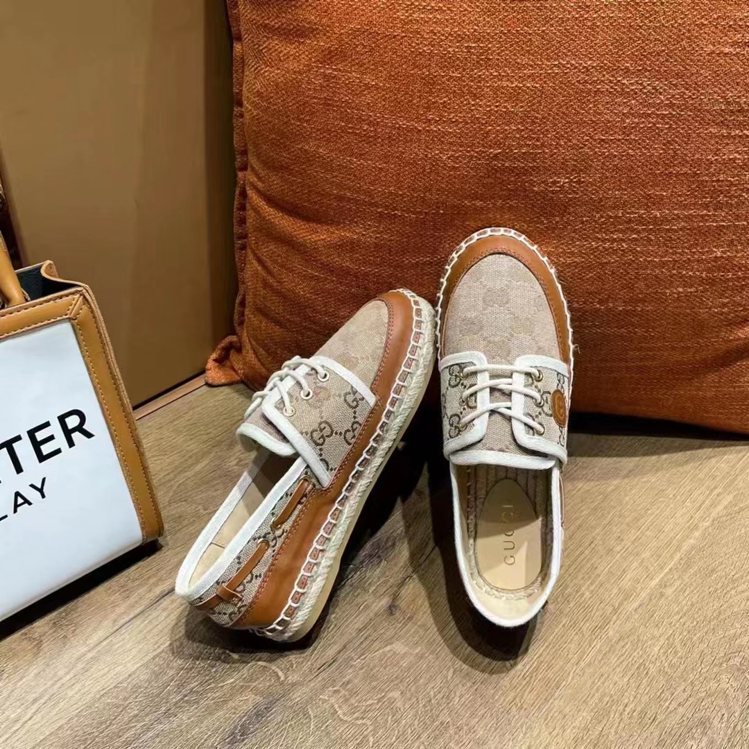 Gucci Unisex Lace-Up GG Shoes Camel Ebony Canvas Low 3 Cm Heel