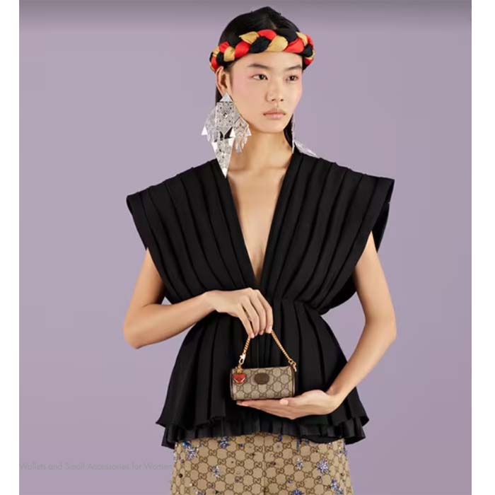 Gucci GG Unisex Coin Purse Double G Strawberry Beige Ebony GG Supreme Canvas